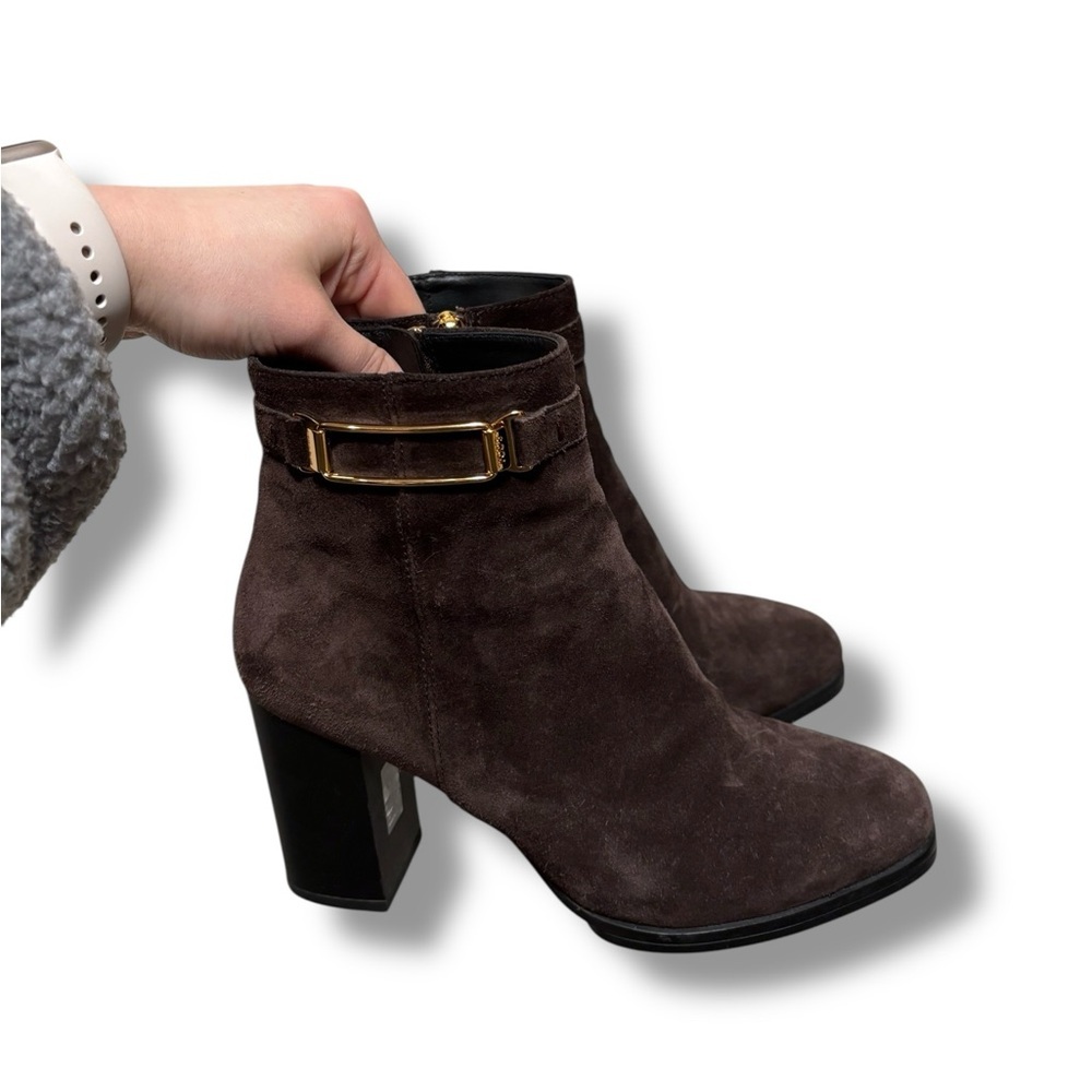 TOD’S Italian Brown Suede Leather Gold Buckle Logo Zipper Ankle Boots Size 8.5